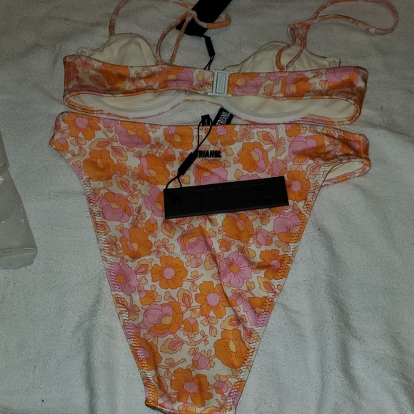 Triangl - Picture 2 of 2